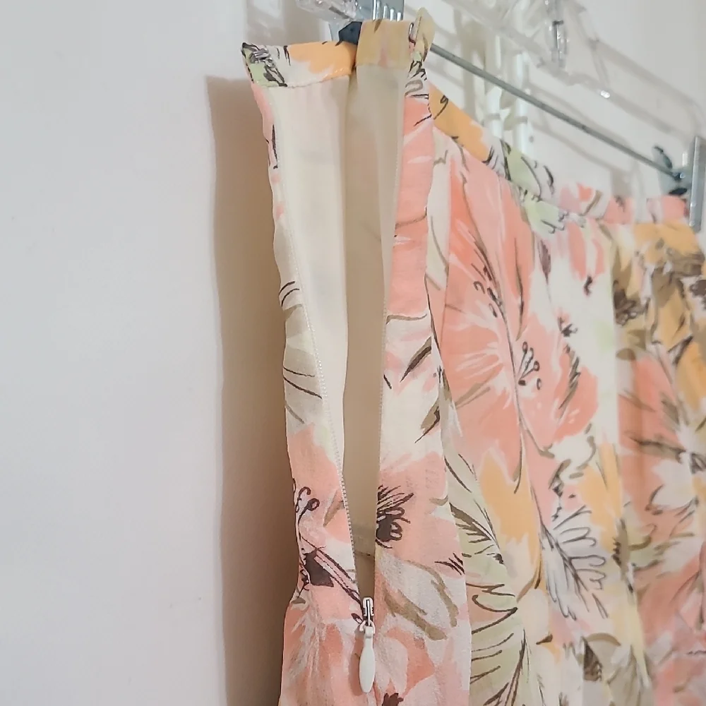 Ann Taylor Loft Women's Peach Floral 100% Silk‎ Tiered Ruffle Lined Skirt 6 NEW